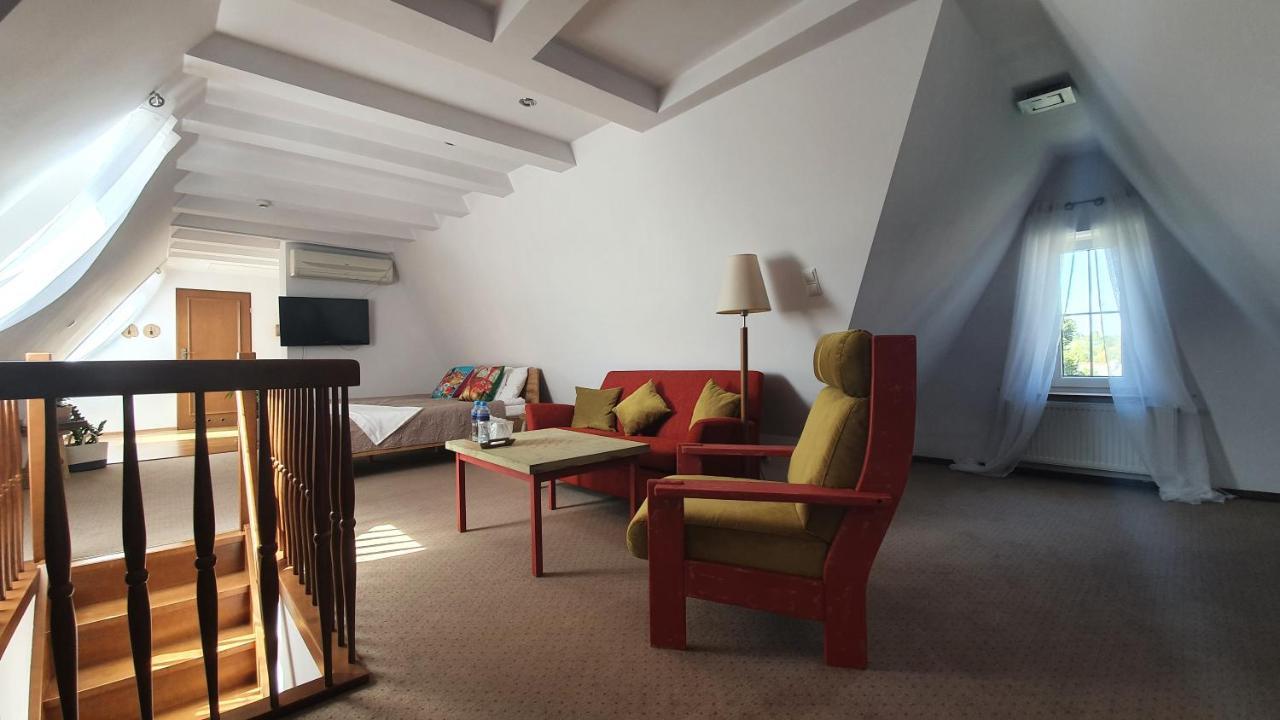 Hotel Siesta Świebodzin Kültér fotó
