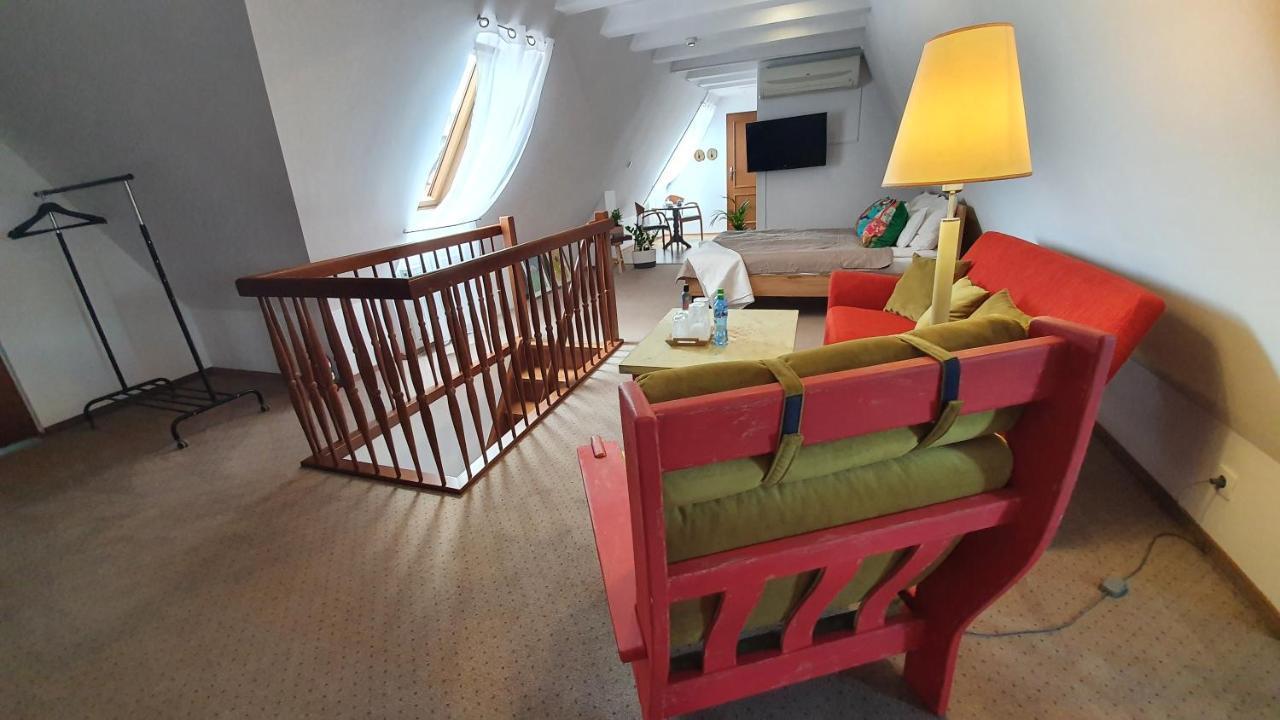 Hotel Siesta Świebodzin Kültér fotó