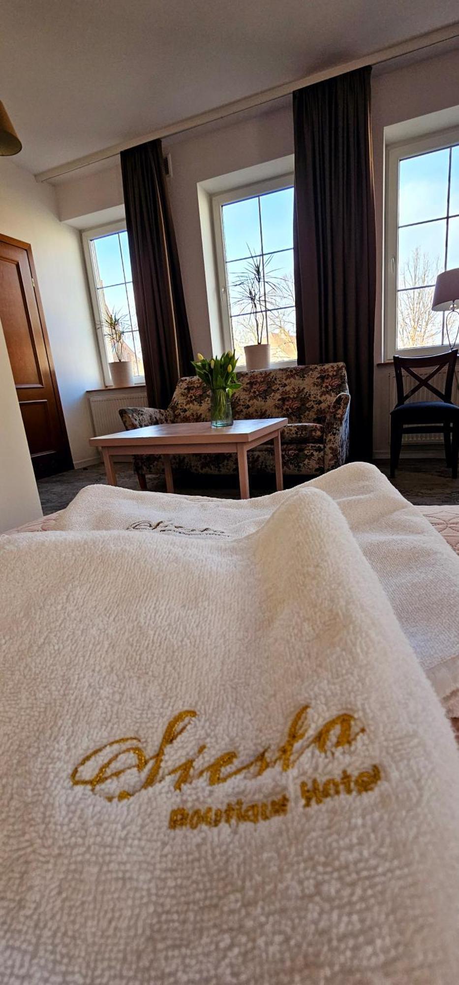 Hotel Siesta Świebodzin Kültér fotó