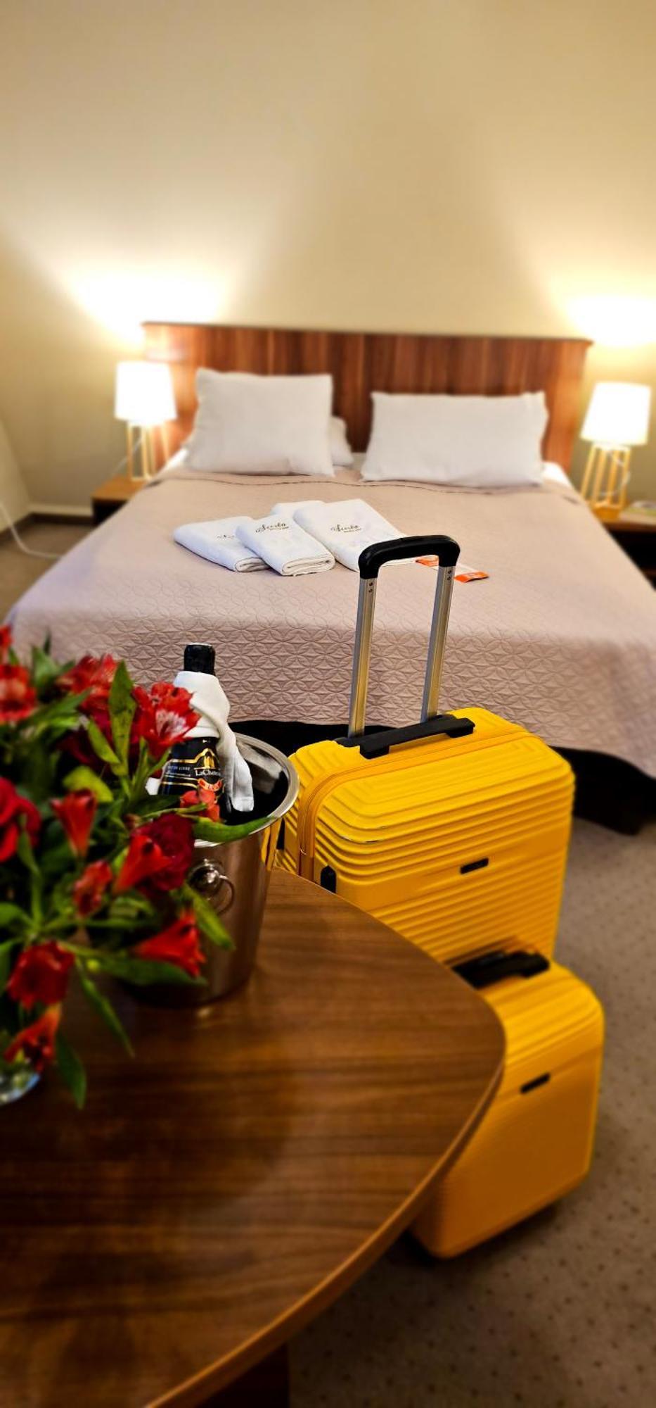 Hotel Siesta Świebodzin Kültér fotó