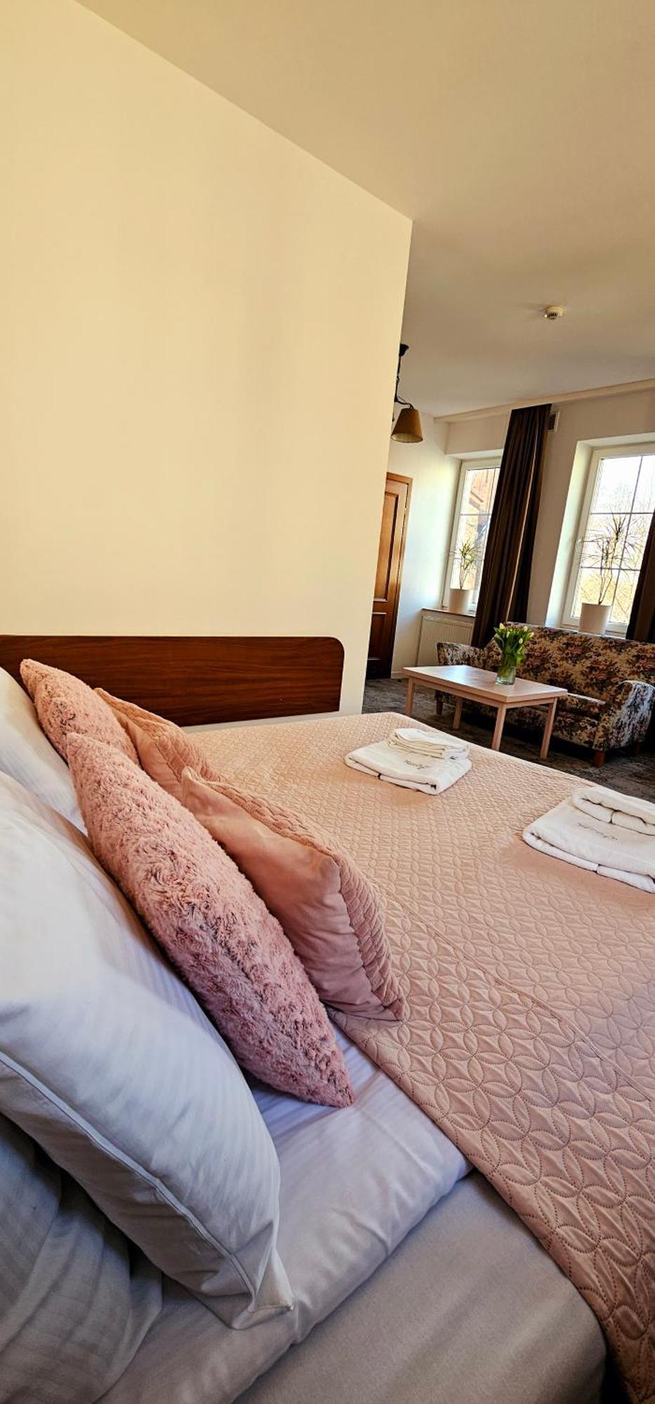 Hotel Siesta Świebodzin Kültér fotó