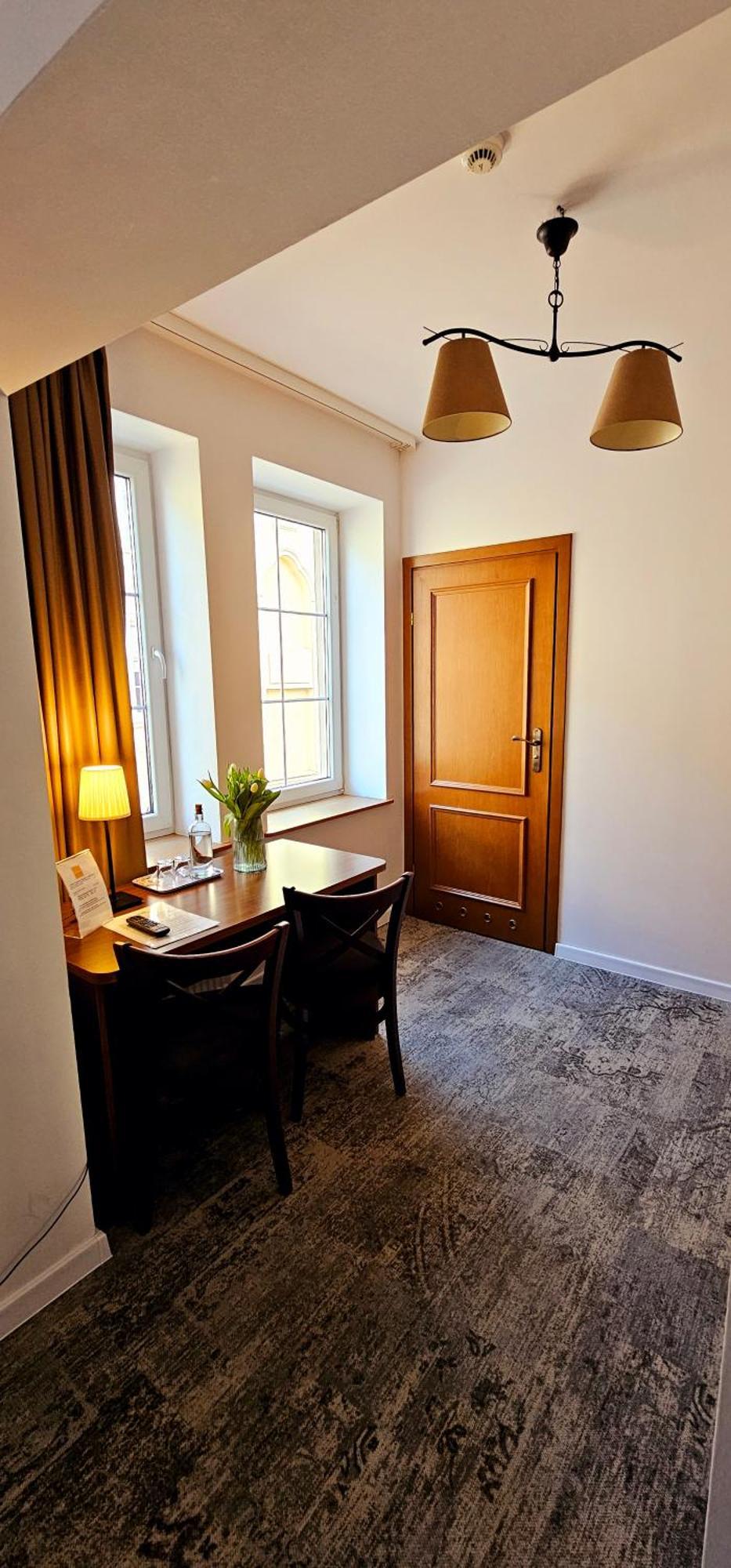 Hotel Siesta Świebodzin Kültér fotó