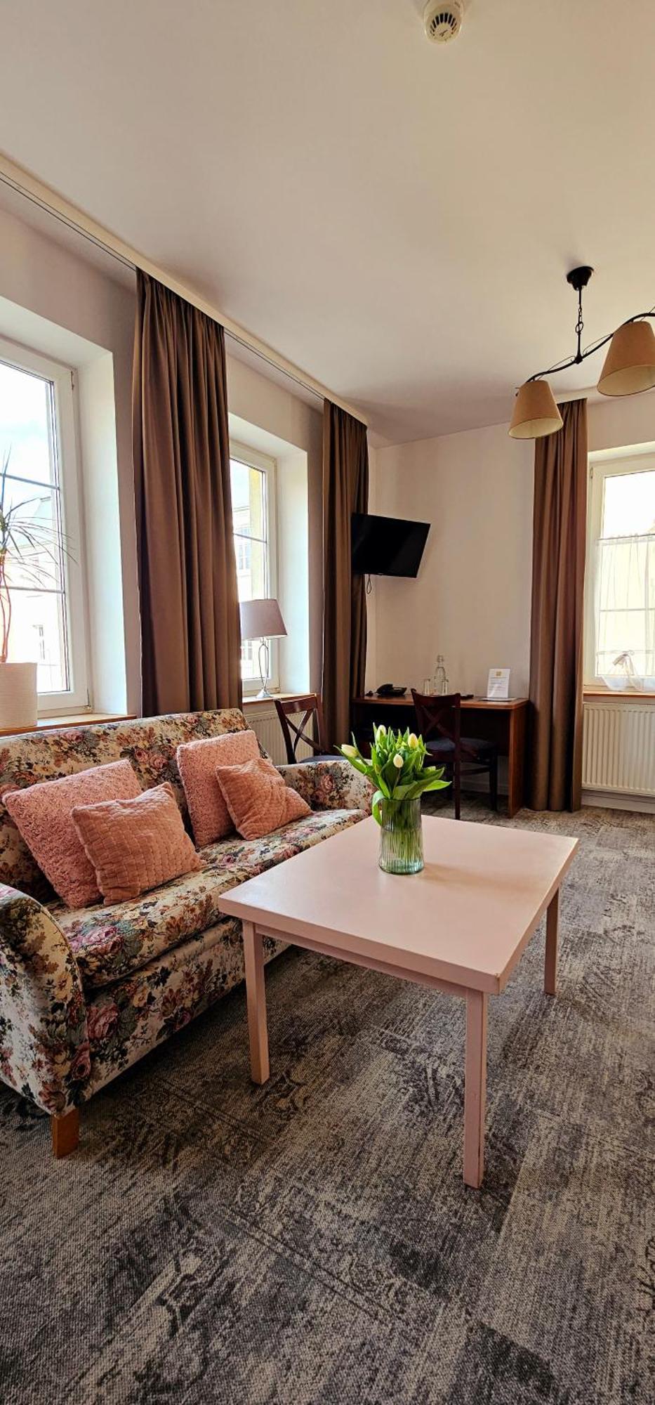 Hotel Siesta Świebodzin Kültér fotó