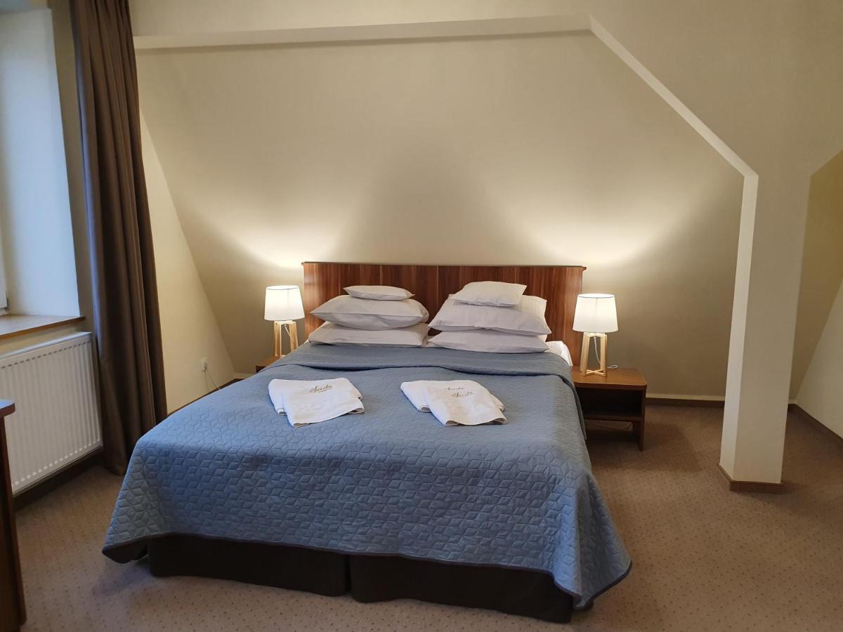 Hotel Siesta Świebodzin Kültér fotó