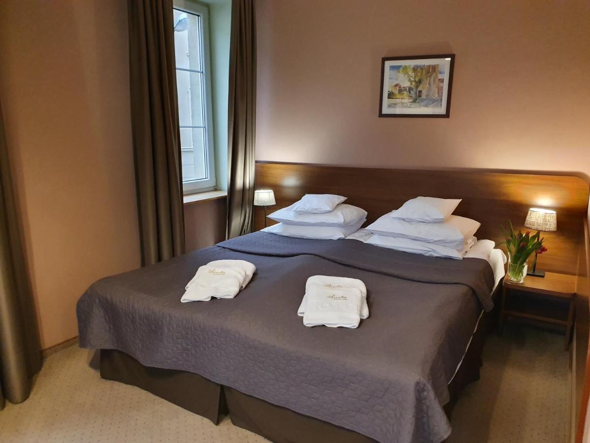 Hotel Siesta Świebodzin Kültér fotó