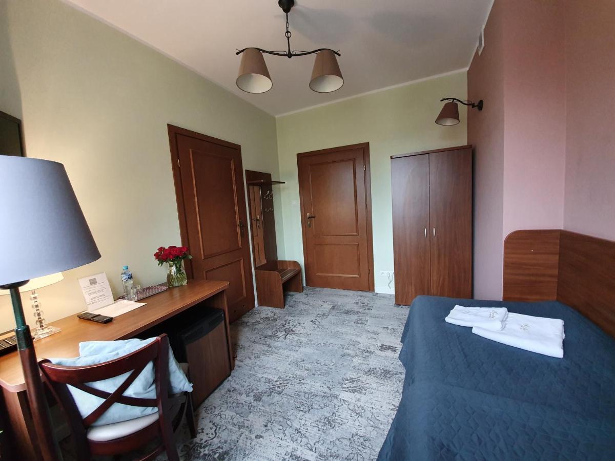 Hotel Siesta Świebodzin Kültér fotó