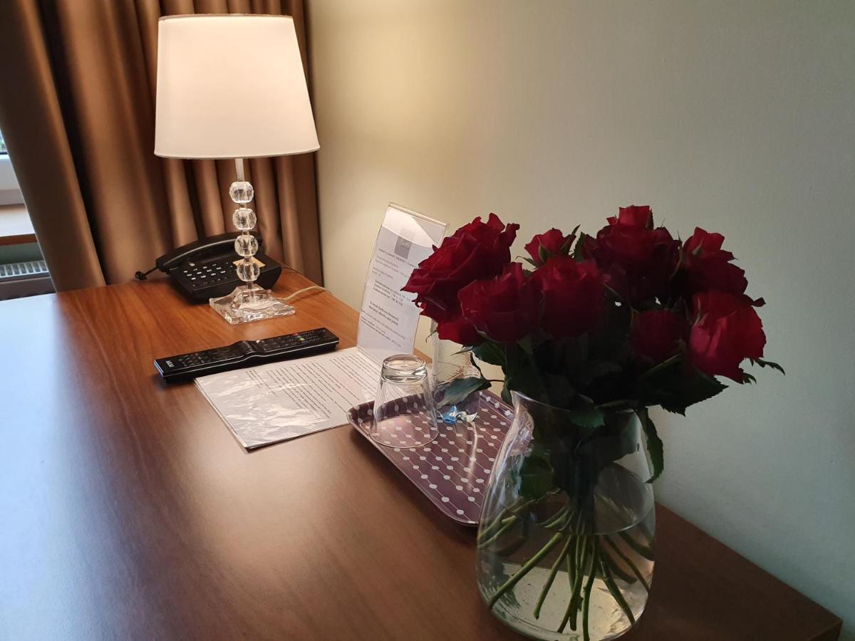 Hotel Siesta Świebodzin Szoba fotó
